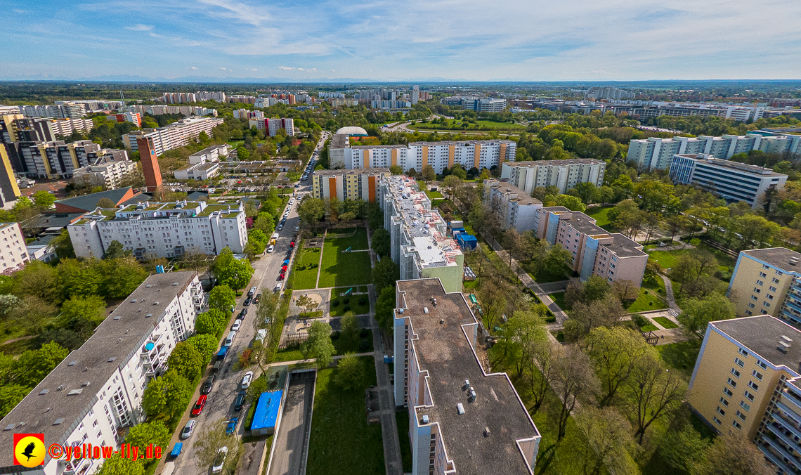 04.05.2023 - Luftbilder von der Fassadensanierung an der Kurt-Eisner-Straße in Neuperlach